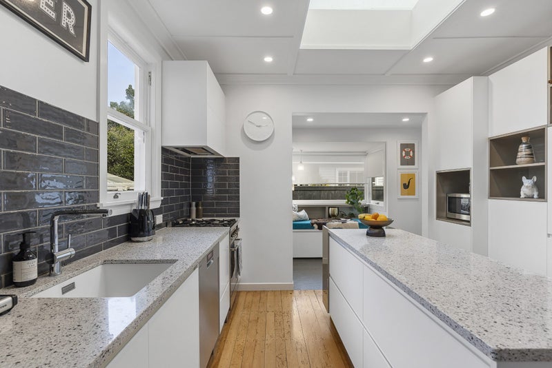 13 Mars Avenue, Sandringham, Auckland - Carousel 2