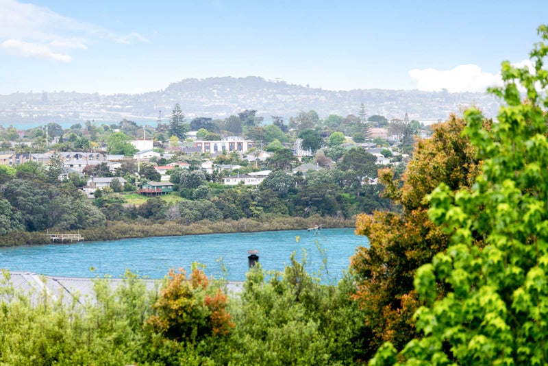 8 Rubens Lane, West Harbour, Auckland - Carousel 2