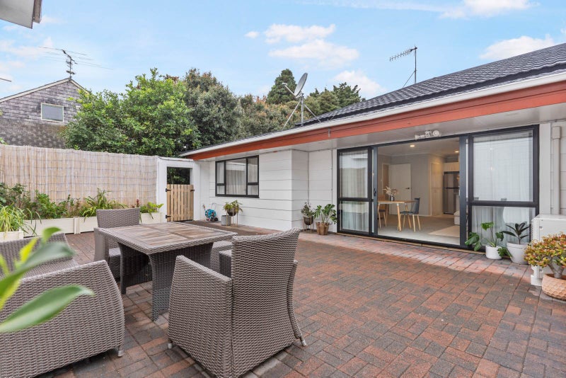 2/181 Green Lane West, Greenlane, Auckland - Carousel 1