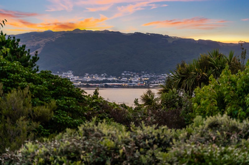 11 Moray Place, Papakowhai, Porirua - Carousel 2