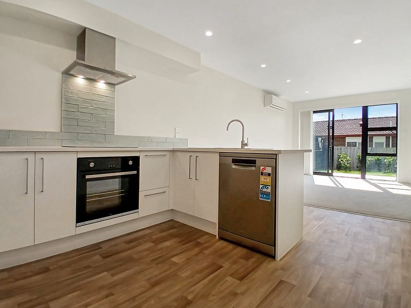 63 Tima Lane, Mangere Bridge, Auckland - Carousel 1