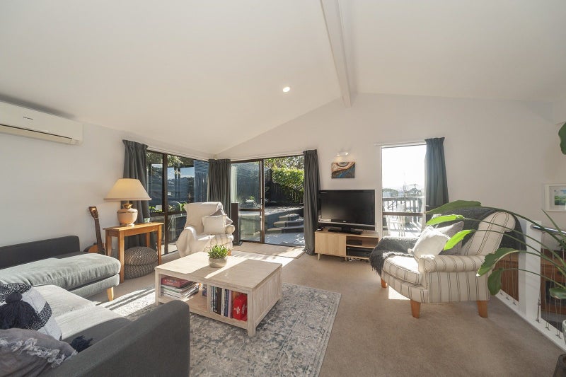 84A Strathmore Avenue, Strathmore Park, Wellington - Carousel 2