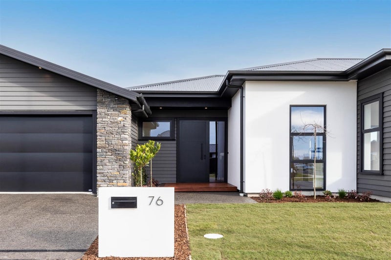 76 Whitehorn Drive, Lincoln, Lincoln - Carousel 2