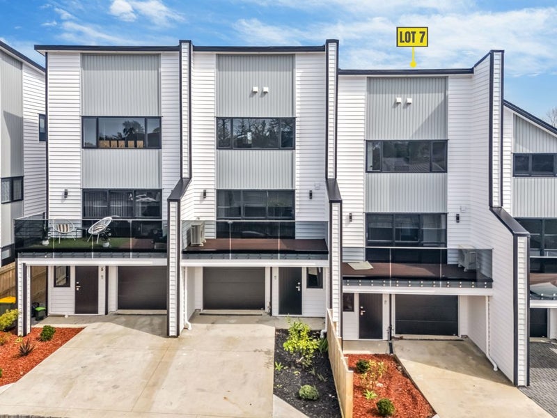 7/18 Hutchinsons Road, Bucklands Beach, Auckland - Carousel 1