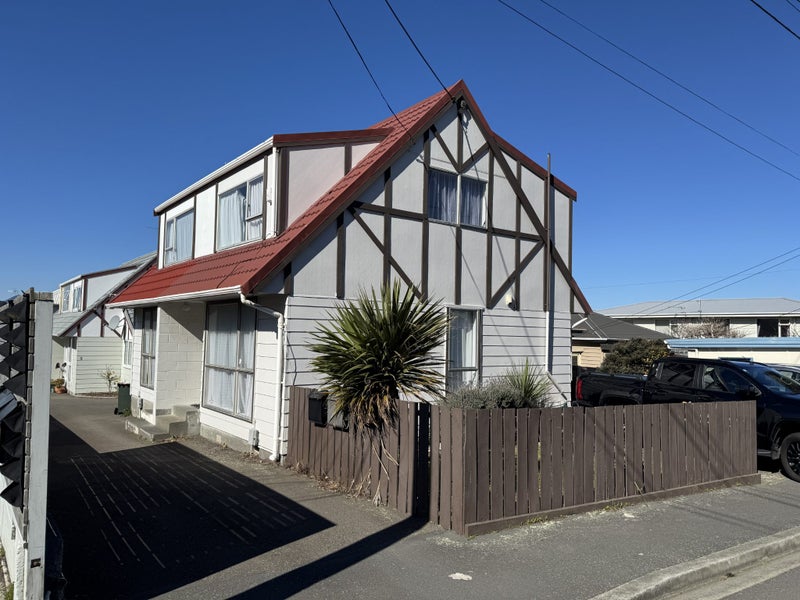 1/133 Queens Drive, Lyall Bay, Wellington - Carousel 1