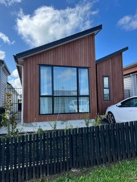 17 Matakohe Road, Westgate, Auckland - Carousel 1