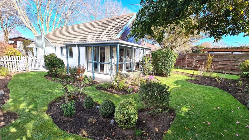 2/4 Egmont Place, Bishopdale, Christchurch - Carousel 1