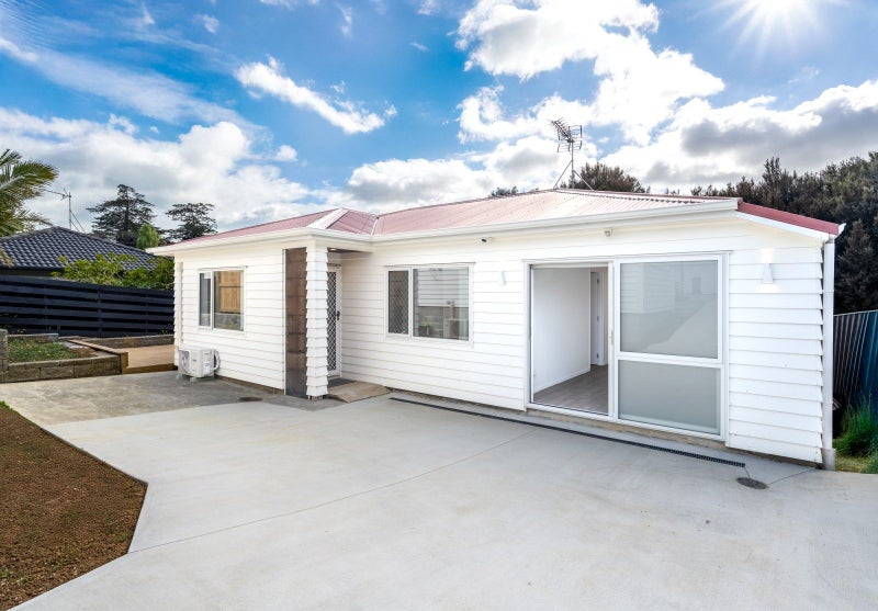 41 Gosford Drive, Botany Downs, Auckland - Carousel 2