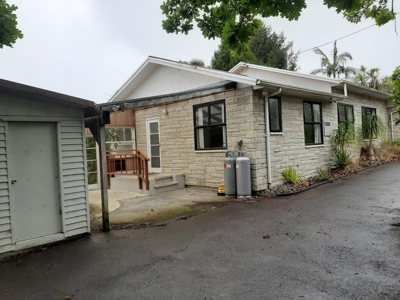 31 Awaroa Road, Sunnyvale, Auckland - Carousel 1