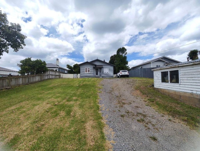 21 Crown Road, Paerata, Pukekohe - Carousel 1