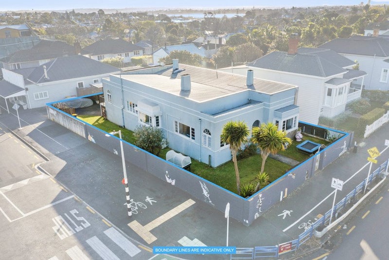 129 Victoria Road, Devonport, Auckland - Carousel 1