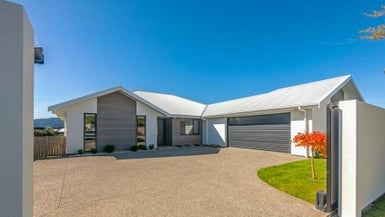 20 Silicon Way, Fitzherbert, Palmerston North - Carousel 1