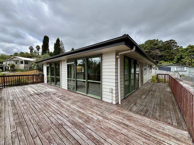 14A Seymour Road, Sunnyvale, Auckland - Carousel 1