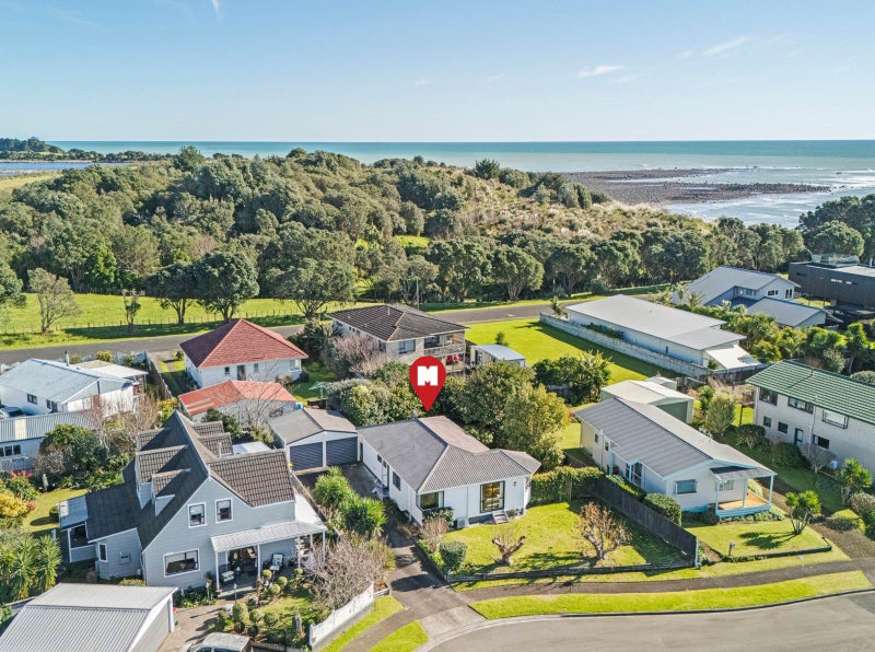 26 Meade Place, Bell Block, New Plymouth - Carousel 1