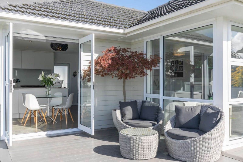 15 Melba Street, Beach Haven, Auckland - Carousel 2