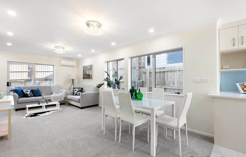 4B Bill Phillip Place, Clendon Park, Auckland - Carousel 2