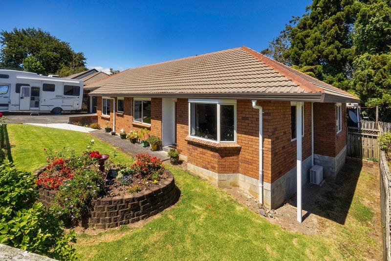 10 Davern Lane, New Lynn, Auckland - Carousel 28