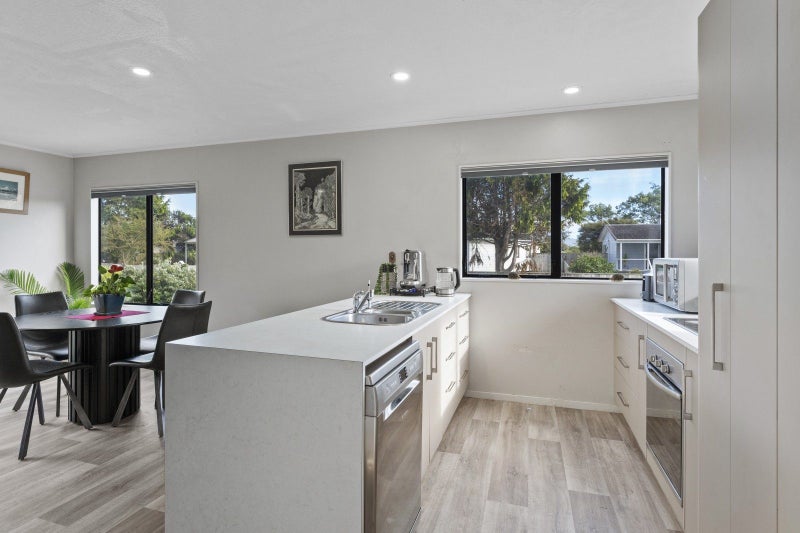 25 Rosewood Place, Paraparaumu - Carousel 2