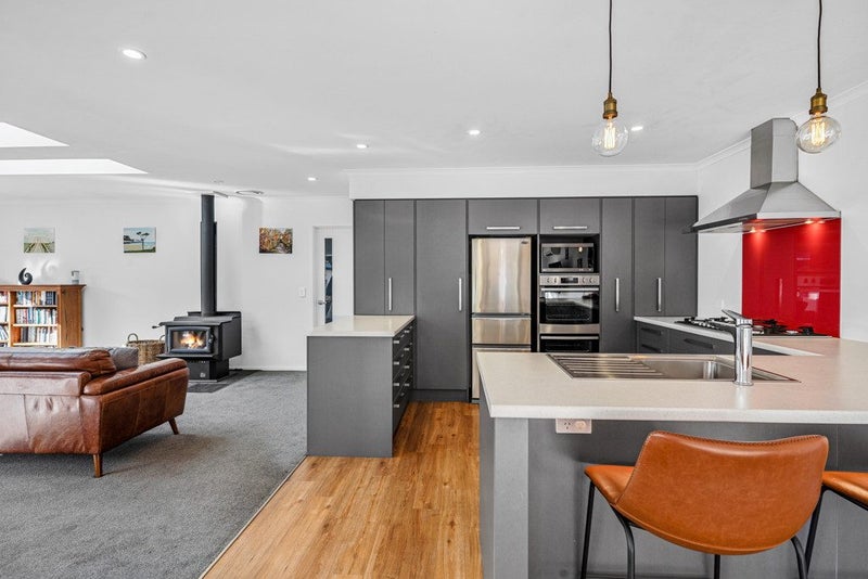 18 Stalkers Road, Woodend Beach, Woodend - Carousel 2