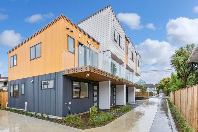 4/30 Woodford Avenue, Henderson, Auckland - Carousel 2