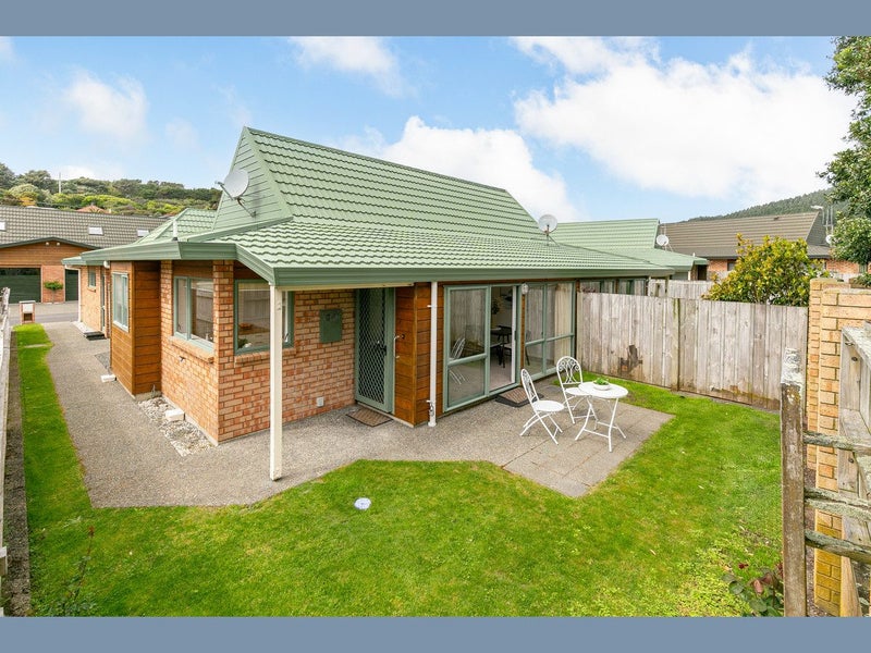 6/42 Main Road, Tawa, Wellington - Carousel 1