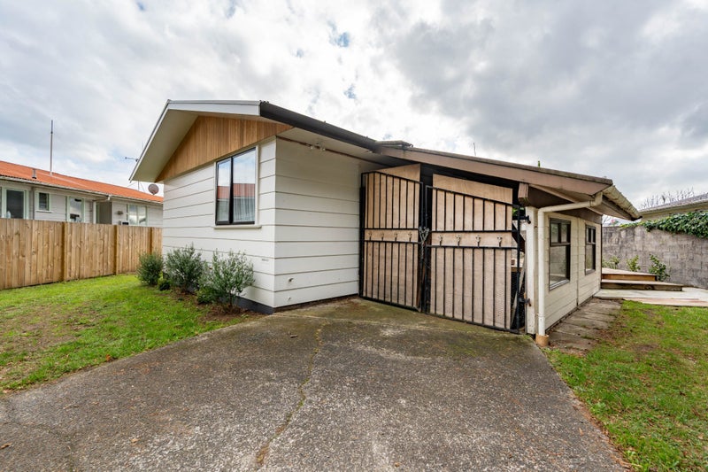 80 Saxbys Road, Deanwell, Hamilton - Carousel 2