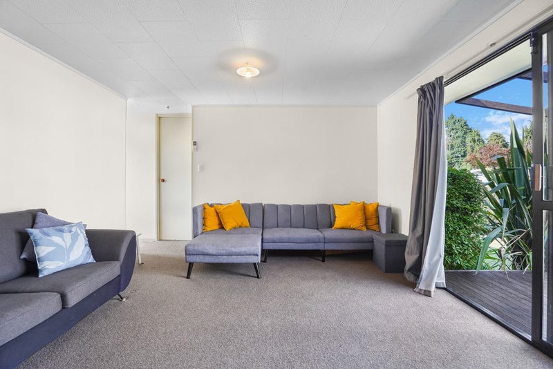 8 Purcell Place, Melville, Hamilton - Carousel 2