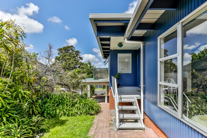 58 Daffodil Street, Titirangi, Auckland - Carousel 2