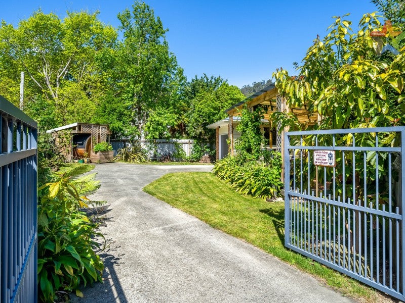 1A Peel Place, Wainuiomata, Lower Hutt - Carousel 19