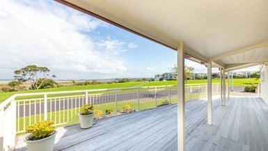 12 Longbush Road, Te Atatu Peninsula, Auckland - Carousel 1