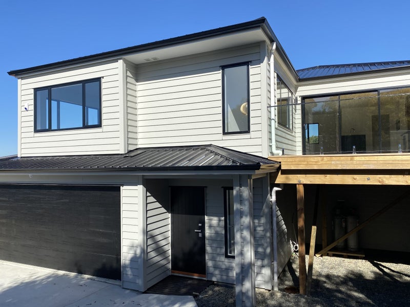 26A Grenada Avenue, Forrest Hill, Auckland - Carousel 1