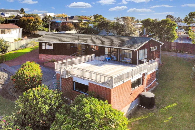 239 Glenfield Road, Hillcrest, Auckland - Carousel 1