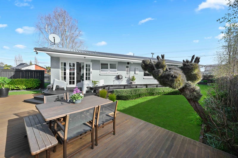 37 Braid Road, St Andrews, Hamilton - Carousel 1