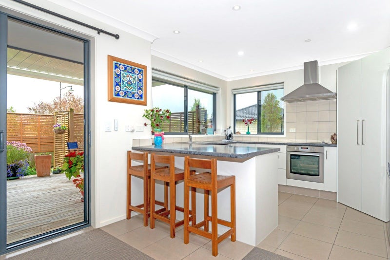 32 Sterling Park, Lytton West, Gisborne - Carousel 2