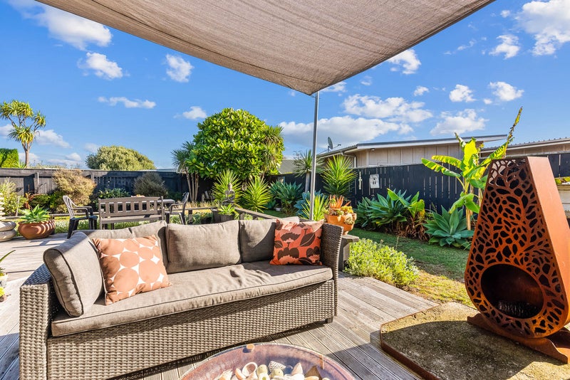 30 Pharazyn Avenue, Waikanae Beach, Waikanae - Carousel 2