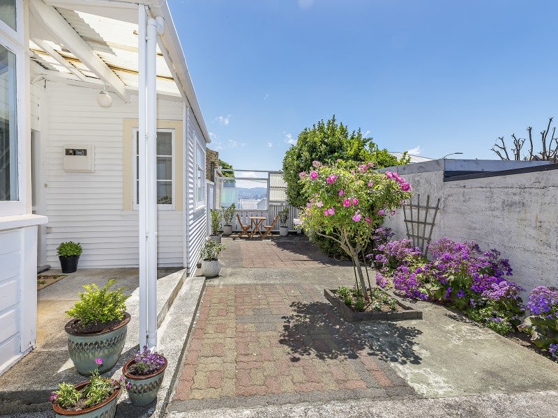 240 Adelaide Road, Newtown, Wellington - Carousel 2