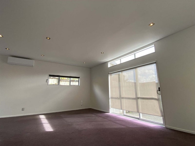 1495B Great North Road, Waterview, Auckland - Carousel 2