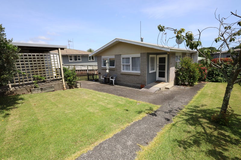 24A Seymour Place, Bellevue, Tauranga - Carousel 1