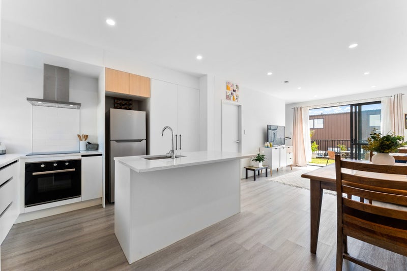 10 Clay Works Lane, New Lynn, Auckland - Carousel 1
