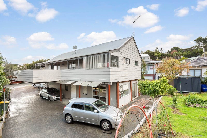 84 Langana Avenue, Browns Bay, Auckland - Carousel 1