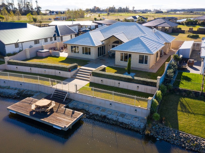 12 Trent Place, Huntingdon, Ashburton - Carousel 1