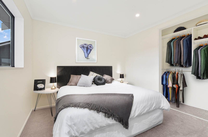 9 Vincent McGrath Crescent, Swanson, Auckland - Carousel 2