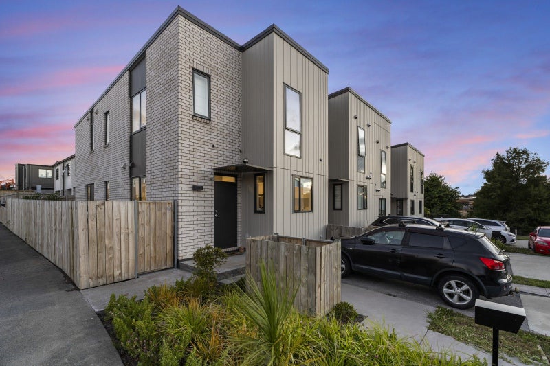 8 Harlow Crescent, Glen Innes, Auckland - Carousel 2