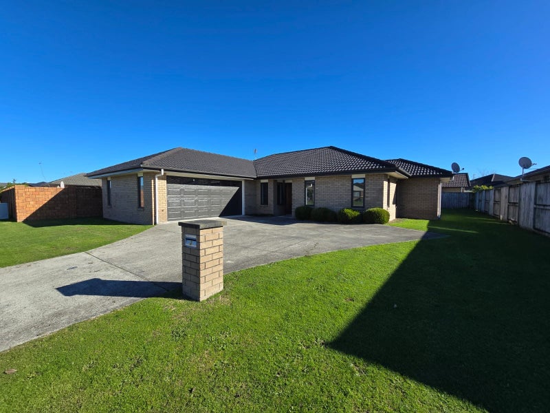 3 Arista Way, Rototuna North, Hamilton - Carousel 1