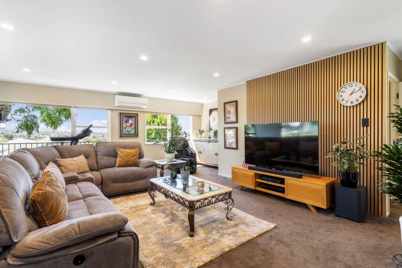 21 Hatherlow Street, Glenfield, Auckland - Carousel 2