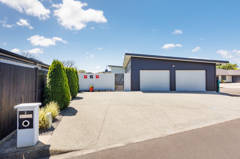 3 Cheltenham Lane, Awapuni, Palmerston North - Carousel 24