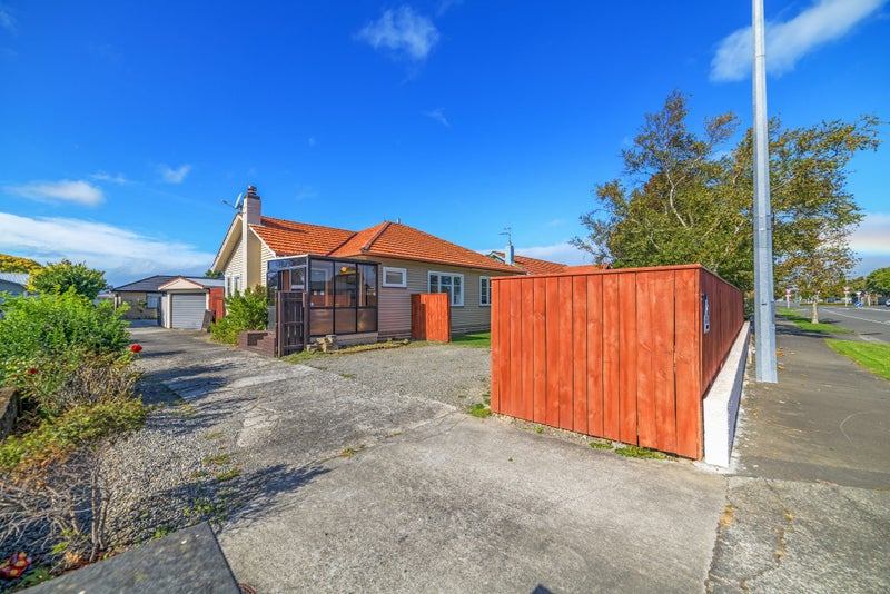 327 Botanical Road, West End, Palmerston North - Carousel 19