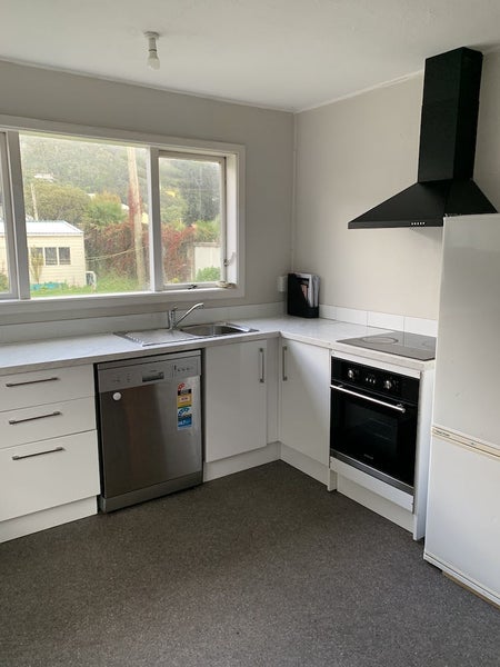 24 Pukatea Street, Eastbourne, Lower Hutt - Carousel 12