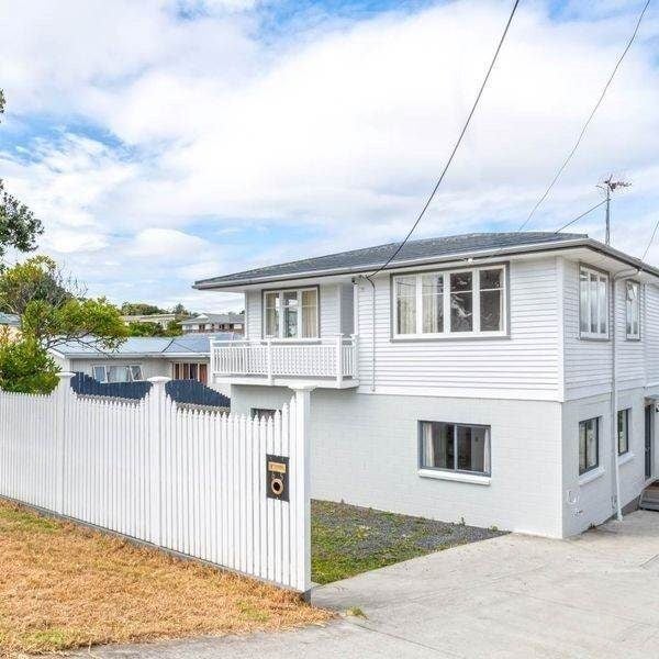 65 Awaroa Road, Sunnyvale, Auckland - Carousel 1