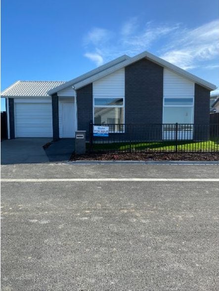 4 Kaakano Lane, Temple View, Hamilton - Carousel 1